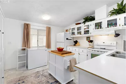 1200 E Central Ave #139, Sutherlin, OR 97479 - Photo 2