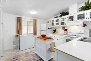 1200 E Central Ave, Sutherlin, OR 97479 - Photo 2