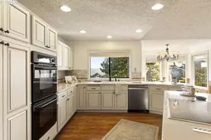 1804 Hall Ct, West Linn, OR 97068 - Photo 8