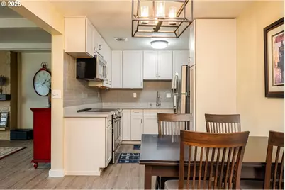 4460 SW Scholls Ferry Rd #6A, Portland, OR 97225 - Photo 8