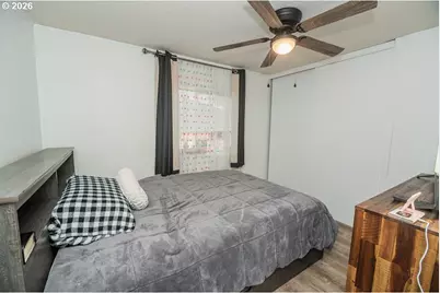 898 Lochaven Ave, Springfield, OR 97477 - Photo 20