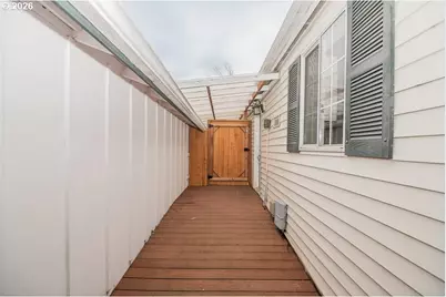 898 Lochaven Ave, Springfield, OR 97477 - Photo 34