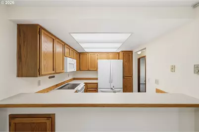 2101 Lake Isle Ct, Eugene, OR 97401 - Photo 14