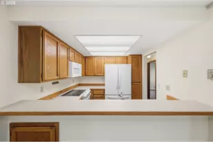 2101 Lake Isle Ct, Eugene, OR 97401 - Photo 14