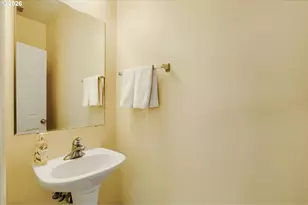 857 NE Caden Ave, Hillsboro, OR 97124 - Photo 12