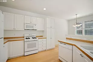 5648 NE Caddis Dr, Hillsboro, OR 97124 - Photo 10