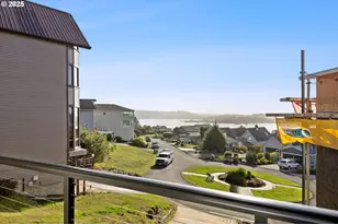 805 SE Cres Pl, Newport, OR 97365 - Photo 14