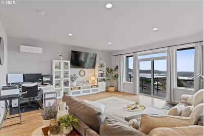 805 SE Crescent Pl, Newport, OR 97365 - Photo 10