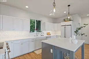 805 SE Cres Pl, Newport, OR 97365 - Photo 6