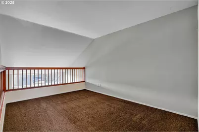 194 N Hayden Bay Dr, Portland, OR 97217 - Photo 16