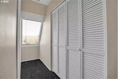 194 N Hayden Bay Dr, Portland, OR 97217 - Photo 18