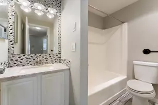 11724 SW Boones Bend Dr, Beaverton, OR 97008 - Photo 12