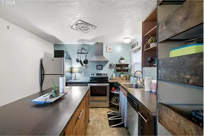 1425 E Madison Ave, Cottage Grove, OR 97424 - Photo 10