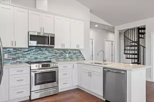 30403 Sawyer Wy, Gold Beach, OR 97444 - Photo 14