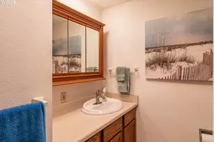 663 NE Knoll Ave, Roseburg, OR 97470 - Photo 34