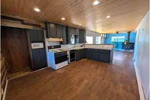 5 W Mill St, Ridgefield, WA 98642 - Photo 2