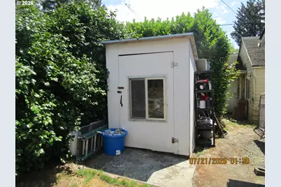 761 N Adams St, Coquille, OR 97423 - Photo 22