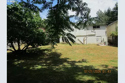 761 N Adams St, Coquille, OR 97423 - Photo 16