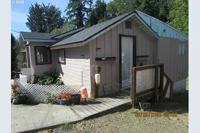 761 N Adams St, Coquille, OR 97423 - Photo 1