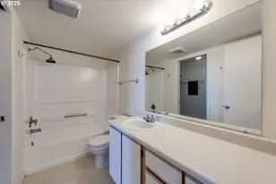 10345 NE Clackamas St, Portland, OR 97220 - Photo 12