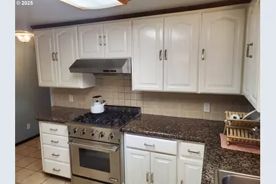 1006 Mountain View Rd, Sweet Home, OR 97386 - Photo 16