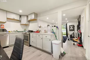 12408 SW 14th St, Beaverton, OR 97005 - Photo 10