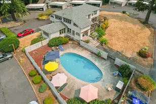 7577 N Edgewater Ave, Portland, OR 97203 - Photo 32