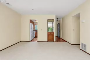 7577 N Edgewater Ave, Portland, OR 97203 - Photo 12