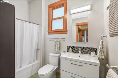 31 S Gibbs St, Portland, OR 97239 - Photo 24