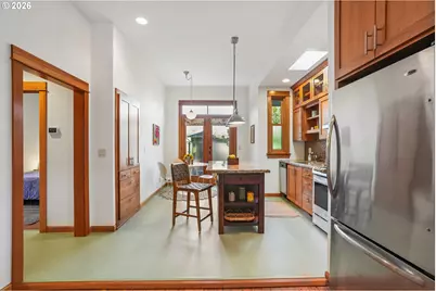 31 S Gibbs St, Portland, OR 97239 - Photo 14