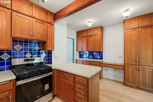 3190 W 18th Ave, Eugene, OR 97402 - Photo 14