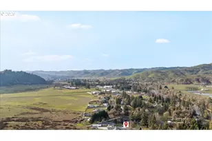 369 Upper Camp Loop Rd, Roseburg, OR 97470 - Photo 38