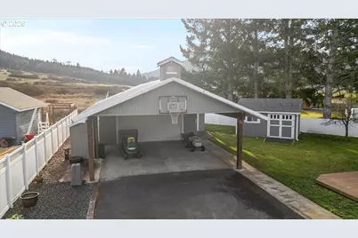 369 Upper Camp Loop Rd, Roseburg, OR 97470 - Photo 30