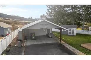 369 Upper Camp Loop Rd, Roseburg, OR 97470 - Photo 30