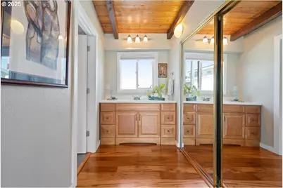 414 N Tomahawk Island Dr, Portland, OR 97217 - Photo 26