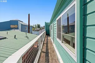 414 N Tomahawk Island Dr, Portland, OR 97217 - Photo 32