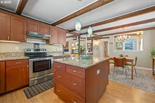 414 N Tomahawk Island Dr, Portland, OR 97217 - Photo 10