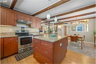 414 N Tomahawk Island Dr, Portland, OR 97217 - Photo 12