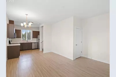 114 NE 109th Ave, Portland, OR 97220 - Photo 8