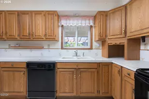 989 NW Estate Dr, Seal Rock, OR 97376 - Photo 12