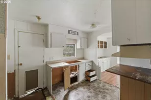 91319 Grinnell Ln, Coos Bay, OR 97420 - Photo 10