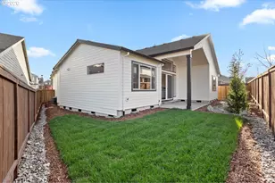 8813 SW Peoria Ln, Tualatin, OR 97062 - Photo 32