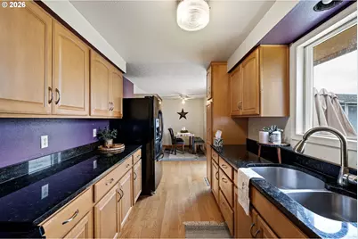 375 Park Ln, Harrisburg, OR 97446 - Photo 14