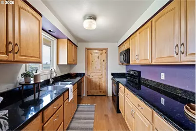 375 Park Ln, Harrisburg, OR 97446 - Photo 12