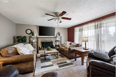 375 Park Ln, Harrisburg, OR 97446 - Photo 6