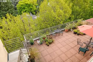 2021 SW Main St, Portland, OR 97205 - Photo 32