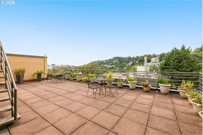 2021 SW Main St #11, Portland, OR 97205 - Photo 32
