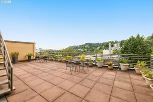 2021 SW Main St, Portland, OR 97205 - Photo 32