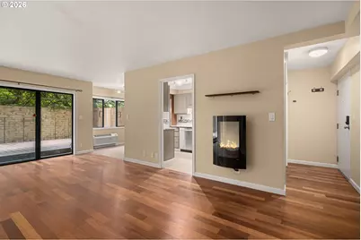 2021 SW Main St #11, Portland, OR 97205 - Photo 4