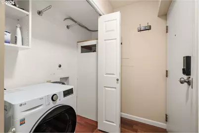 2021 SW Main St #11, Portland, OR 97205 - Photo 18